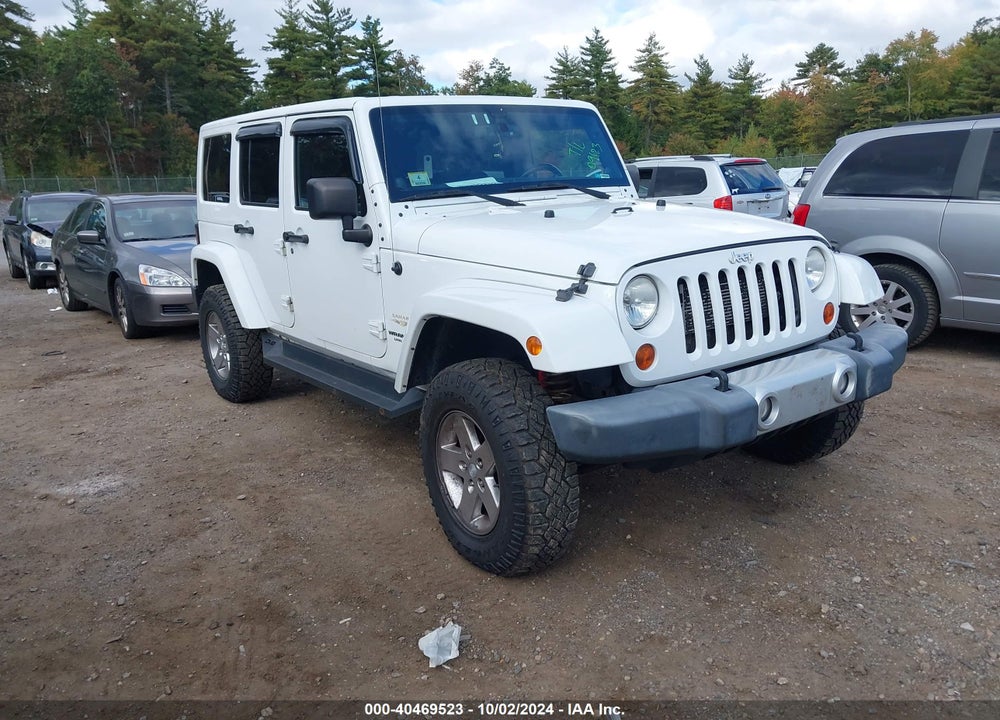 2013 JEEP WRANGLER UNLIMITED SAHARA VIN: 1C4BJWEG0DL698984