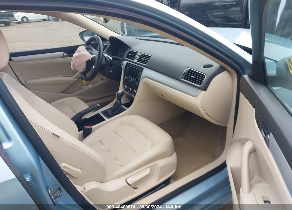 2012 VOLKSWAGEN PASSAT 2.5L SE VIN: 1VWBP7A38CC012757
