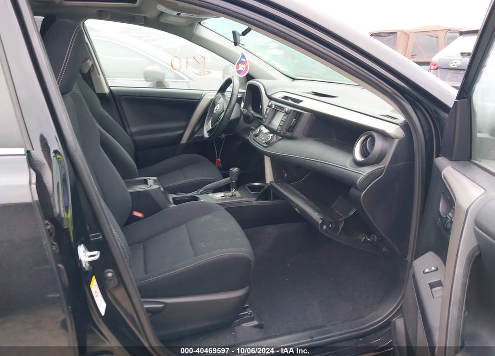 2016 TOYOTA RAV4 XLE VIN: 2T3WFREV0GW268148