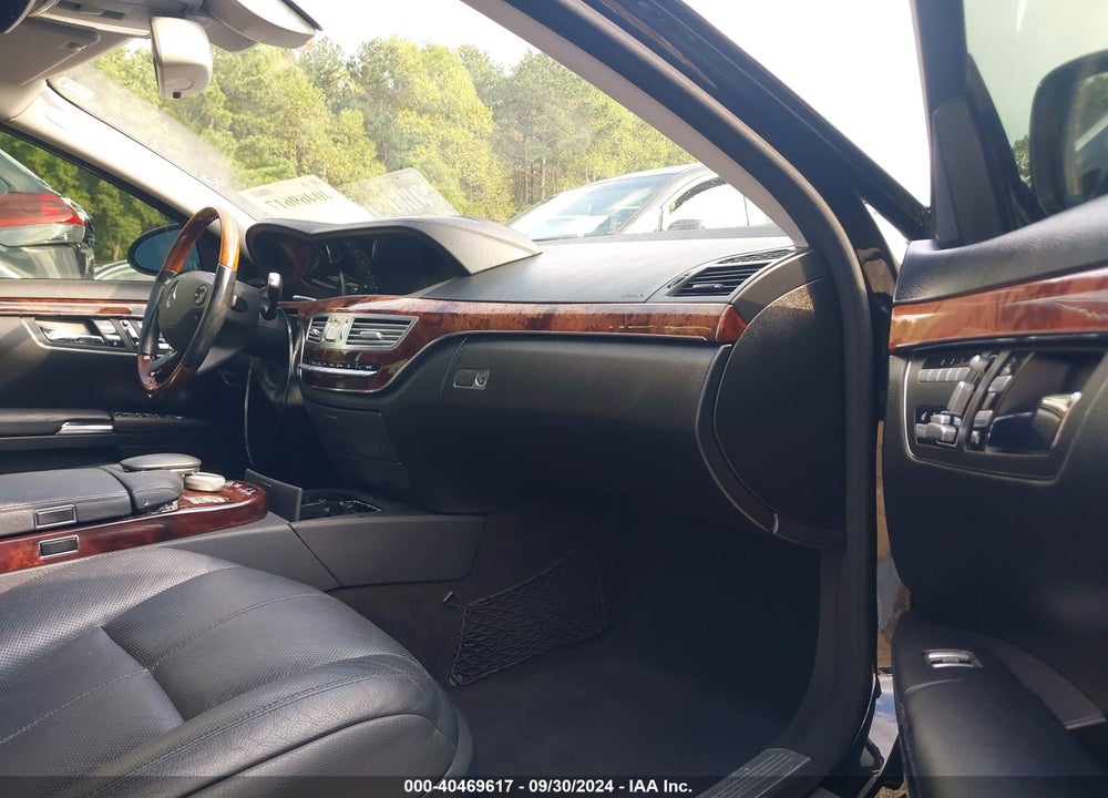 2008 MERCEDES-BENZ S 550 VIN: WDDNG71X88A204496