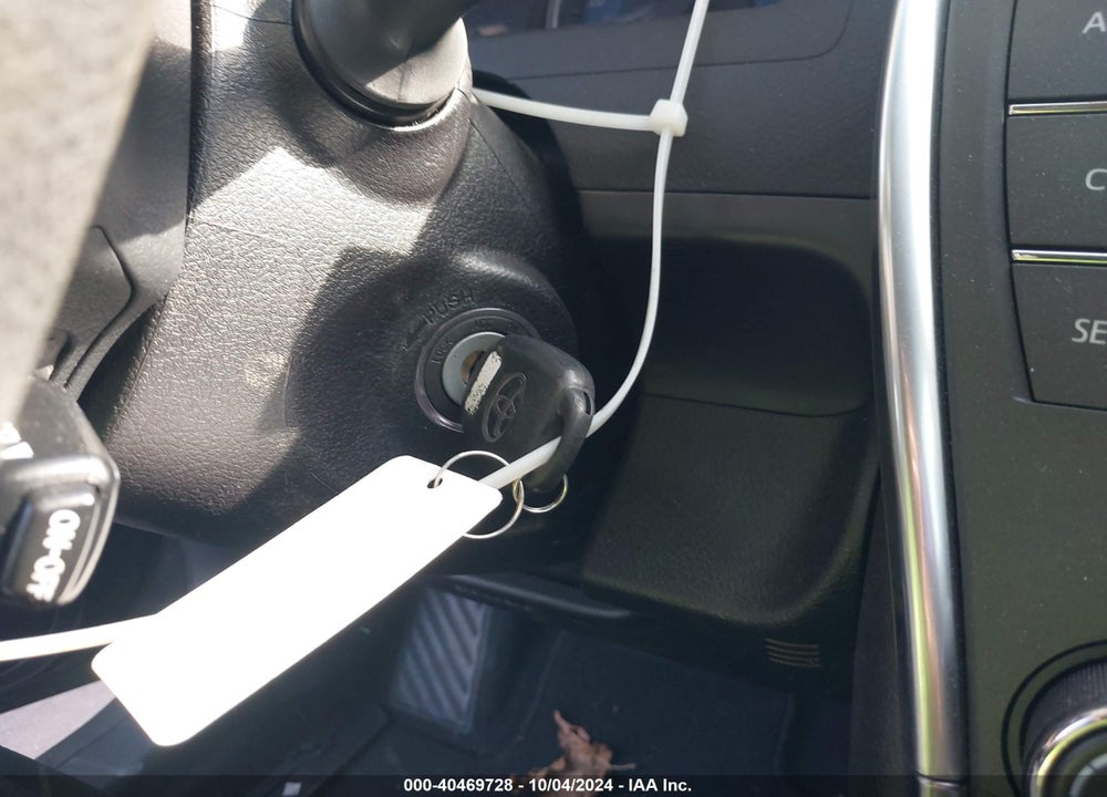 2017 TOYOTA CAMRY LE VIN: 4T1BF1FK1HU764932