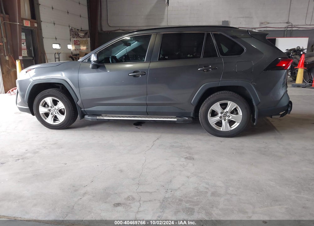 2021 TOYOTA RAV4 XLE VIN: 2T3P1RFV4MC175101