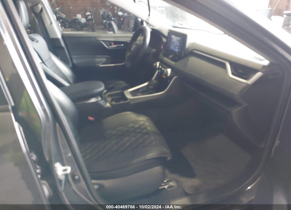 2021 TOYOTA RAV4 XLE VIN: 2T3P1RFV4MC175101