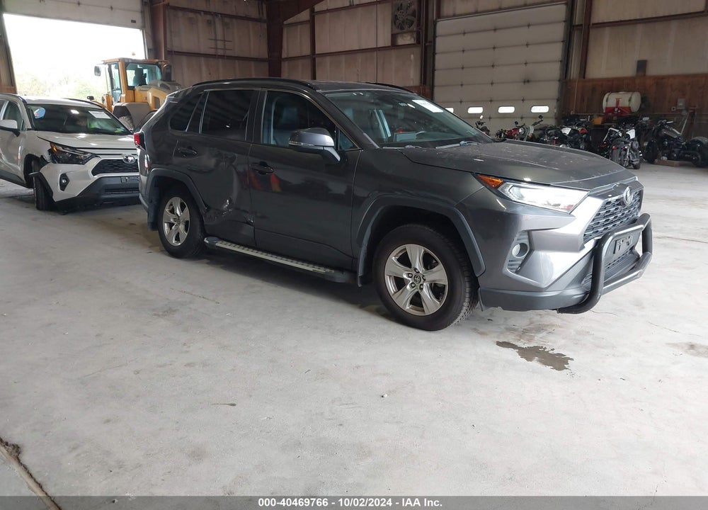 2021 TOYOTA RAV4 XLE VIN: 2T3P1RFV4MC175101
