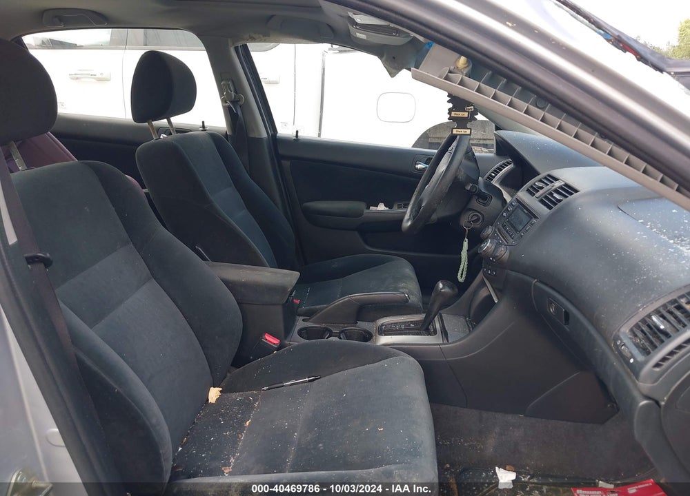 2004 HONDA ACCORD 2.4 EX VIN: 1HGCM566X4A027590