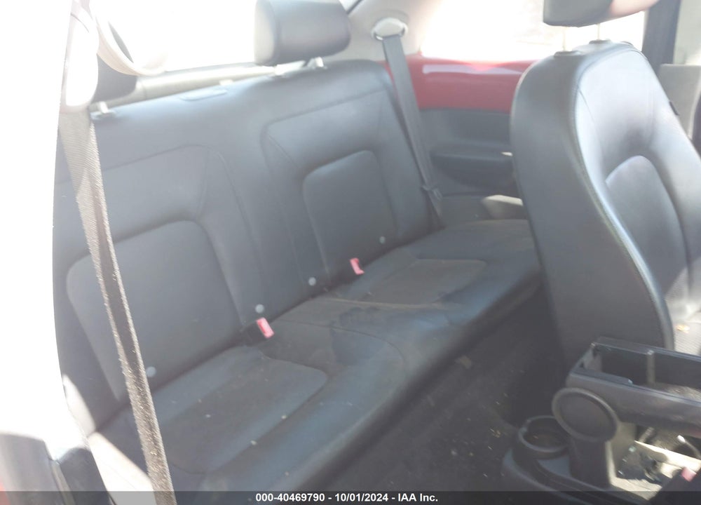 2008 VOLKSWAGEN NEW BEETLE S VIN: 3VWPW31C88M502672