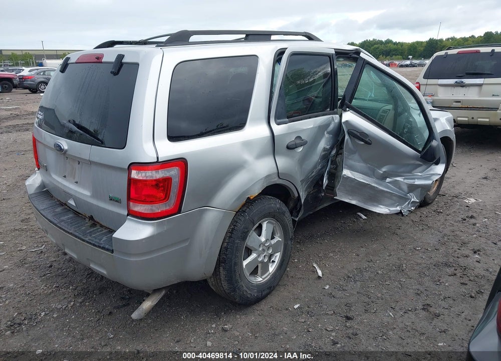 2010 FORD ESCAPE XLT VIN: 1FMCU9DGXAKD17590