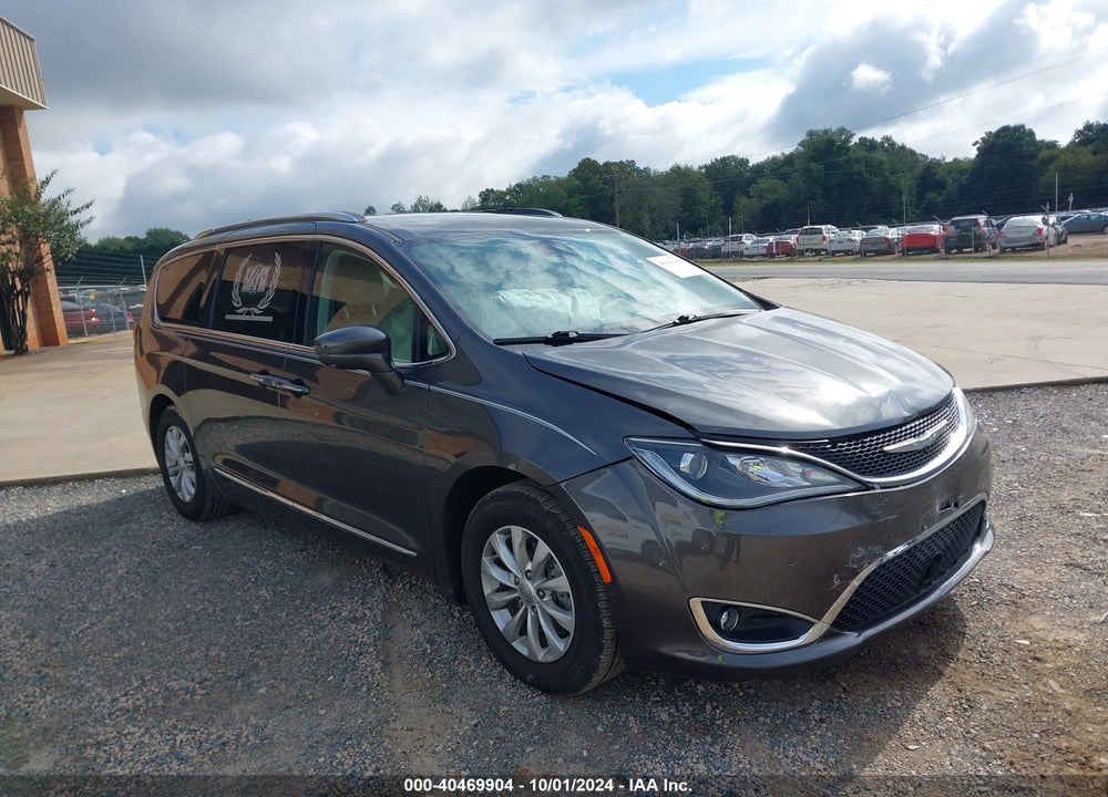 2018 CHRYSLER PACIFICA TOURING L VIN: 2C4RC1BG3JR315302