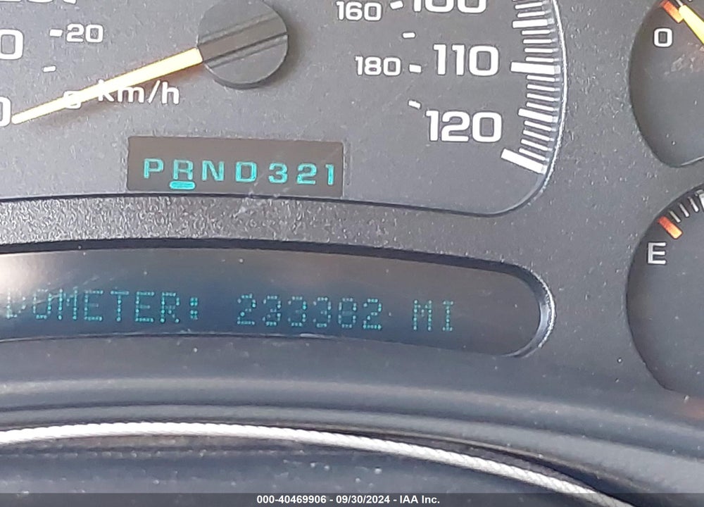 2003 CHEVROLET TAHOE LS VIN: 1GNEK13Z63R305946