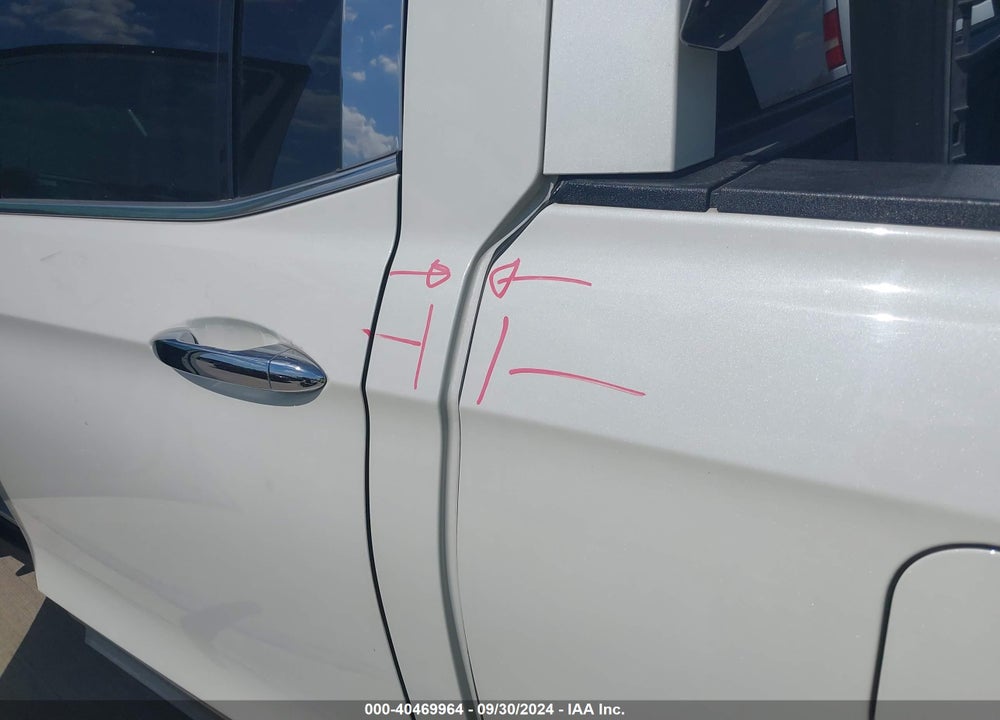 2019 HONDA RIDGELINE RTL-E VIN: 5FPYK3F71KB023429