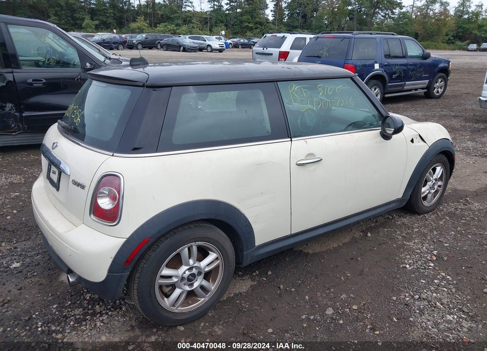 2012 MINI COOPER VIN: WMWSU3C51CT541967