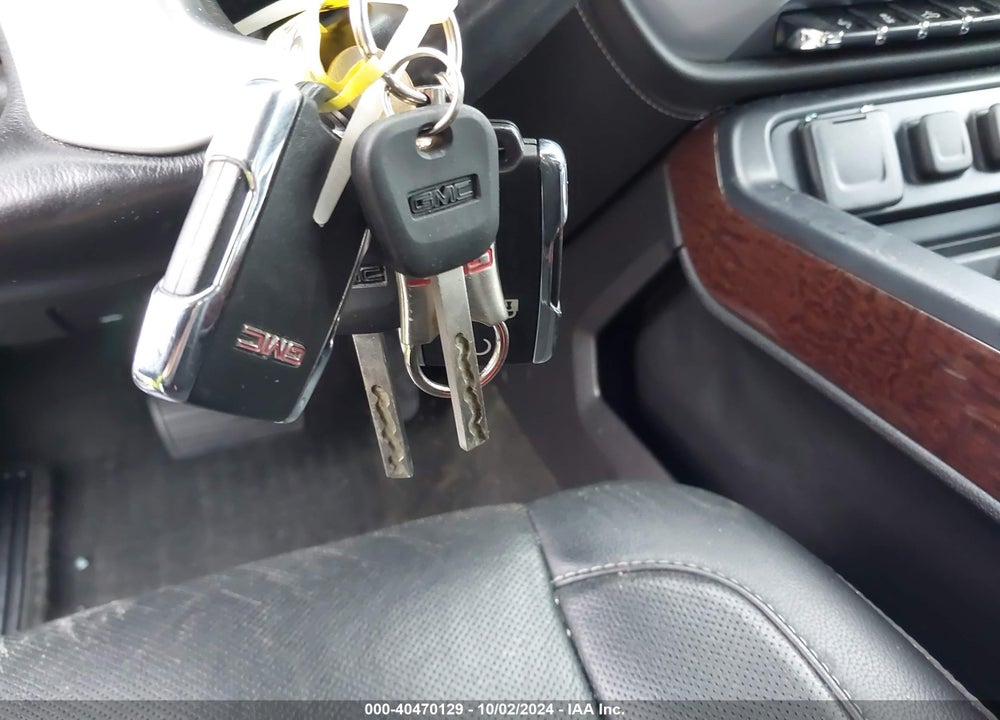 2018 GMC SIERRA 1500 SLT VIN: 3GTU2NEC7JG131192