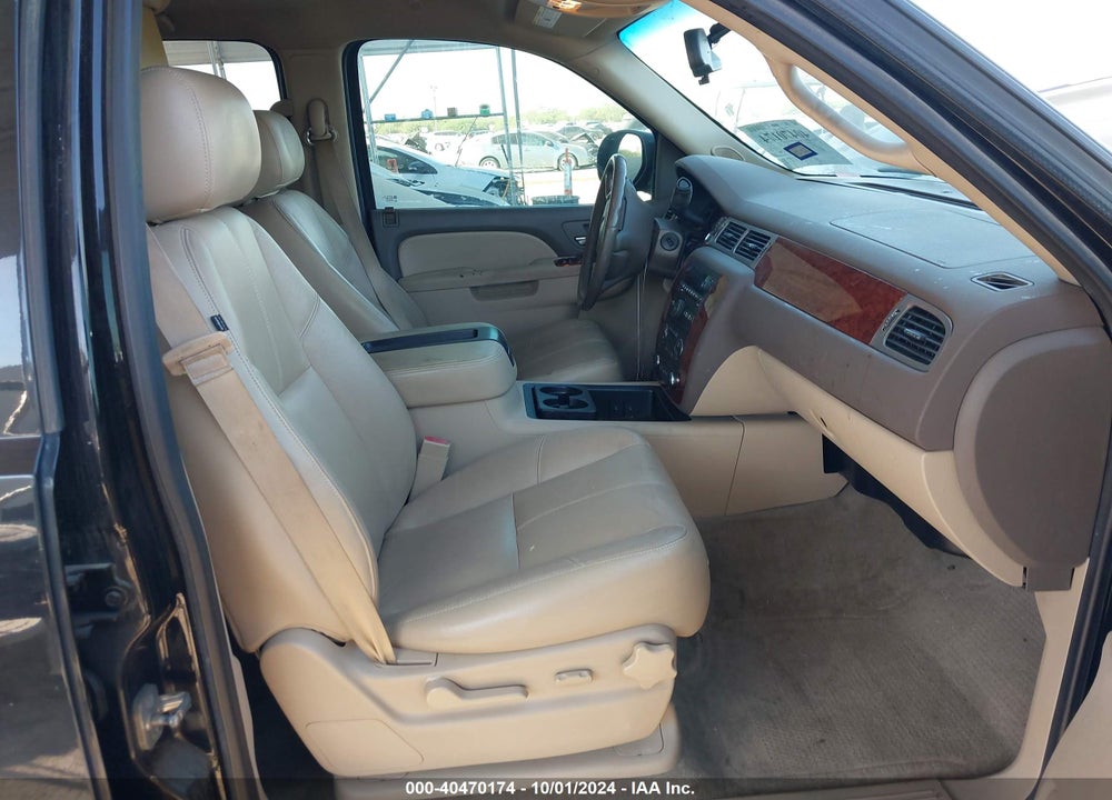 2013 CHEVROLET SUBURBAN 1500 LT VIN: 1GNSCJE08DR317273