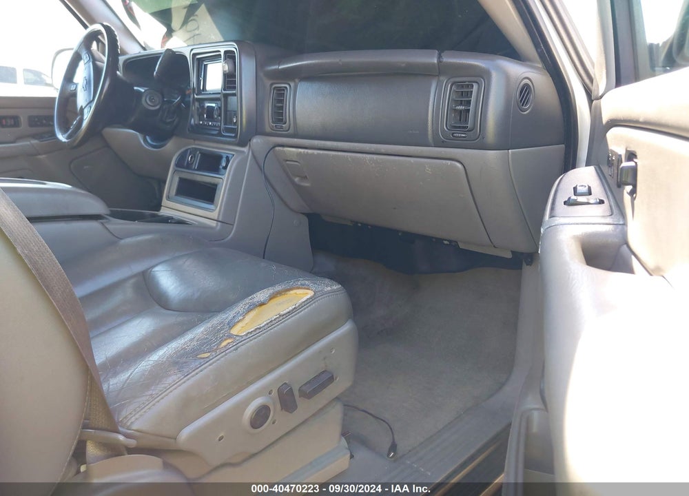2004 CHEVROLET TAHOE LT VIN: 1GNEC13TX4J331846
