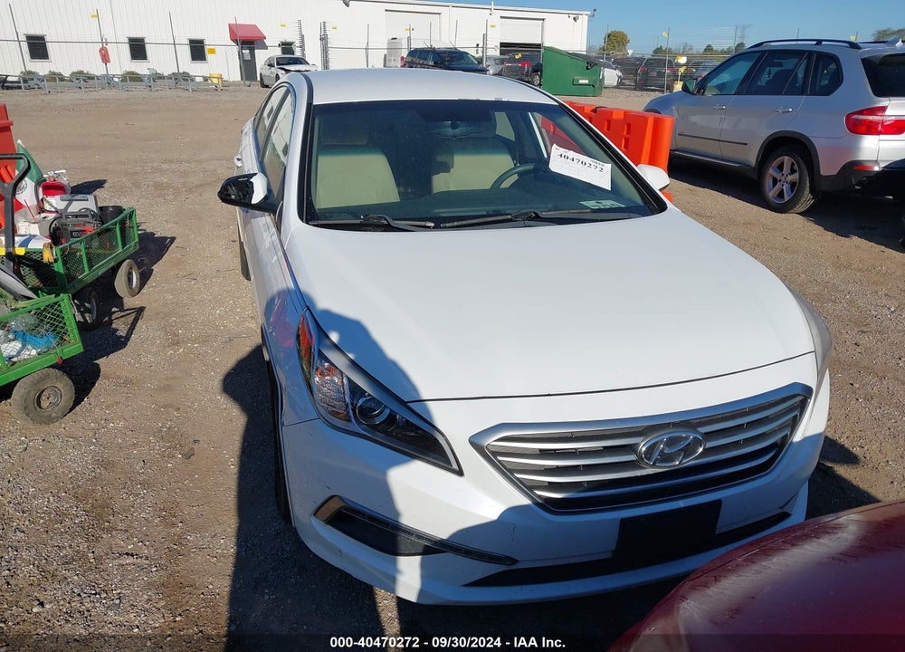 2015 HYUNDAI SONATA SE VIN: 5NPE24AF9FH223496