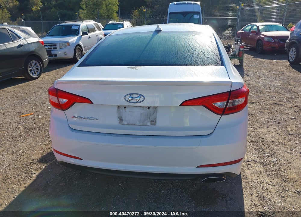 2015 HYUNDAI SONATA SE VIN: 5NPE24AF9FH223496