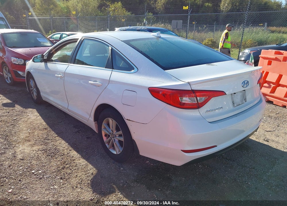 2015 HYUNDAI SONATA SE VIN: 5NPE24AF9FH223496