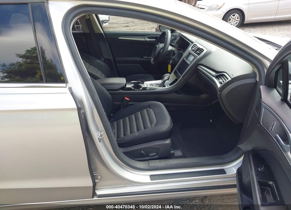 2015 FORD FUSION SE VIN: 3FA6P0H71FR100100