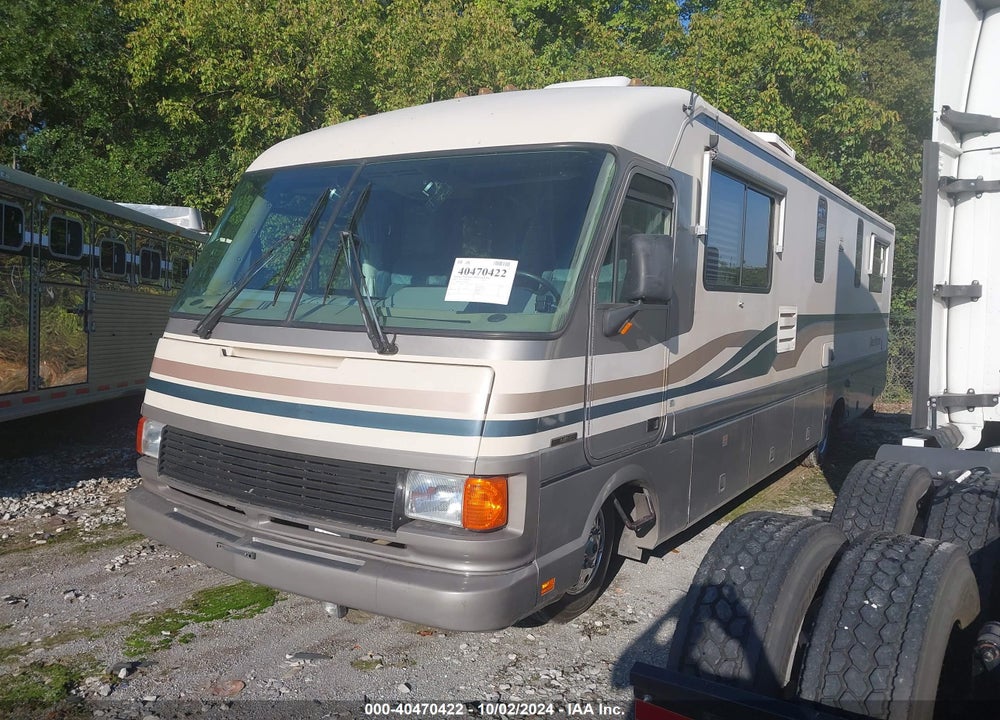 1993 CHEVROLET P30 VIN: 1GBKP37N7P3318668