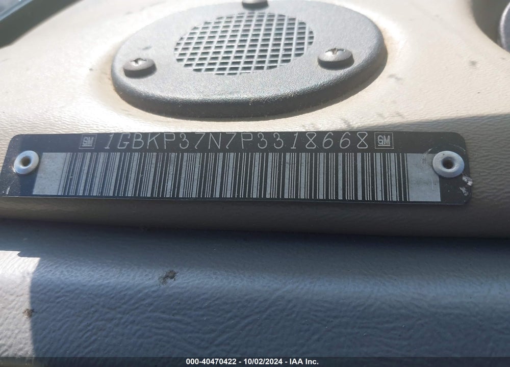 1993 CHEVROLET P30 VIN: 1GBKP37N7P3318668