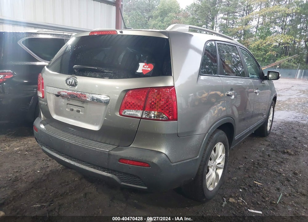 2011 KIA SORENTO LX V6 VIN: 5XYKTDA26BG157195