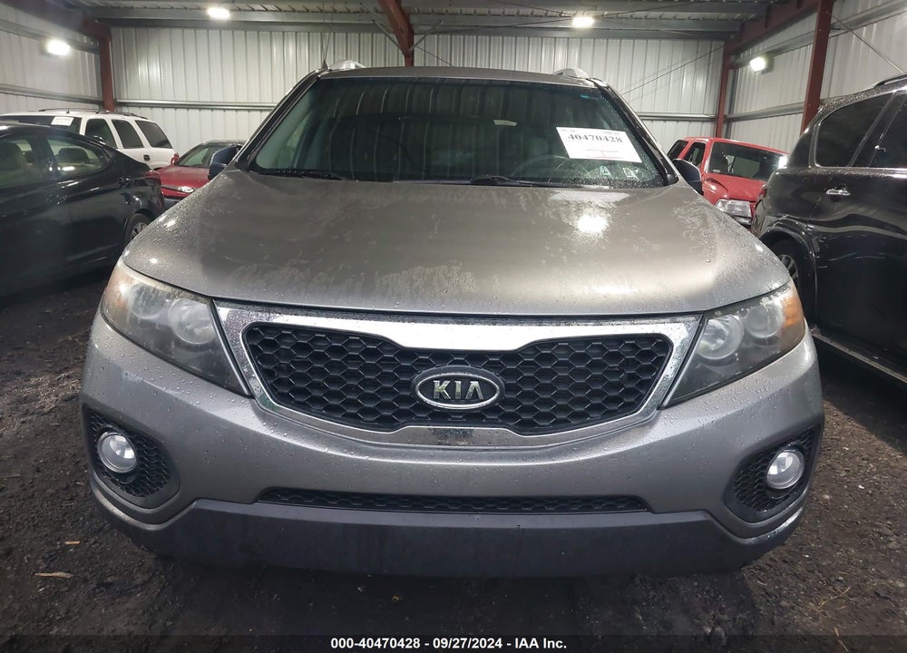 2011 KIA SORENTO LX V6 VIN: 5XYKTDA26BG157195