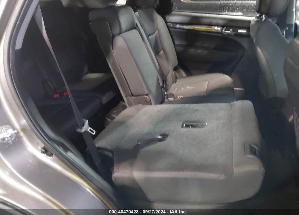 2011 KIA SORENTO LX V6 VIN: 5XYKTDA26BG157195