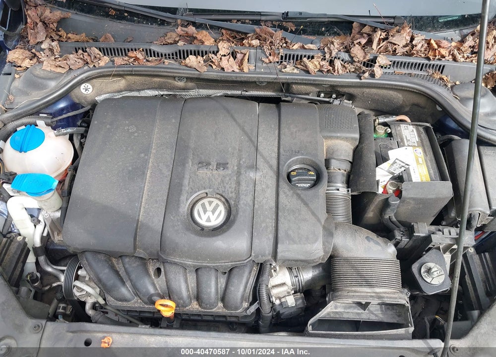2013 VOLKSWAGEN JETTA 2.5L SE VIN: 3VWDP7AJ1DM375828