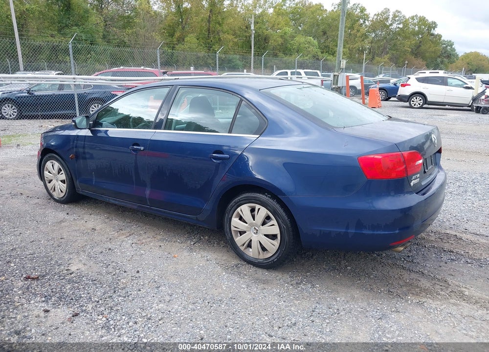 2013 VOLKSWAGEN JETTA 2.5L SE VIN: 3VWDP7AJ1DM375828