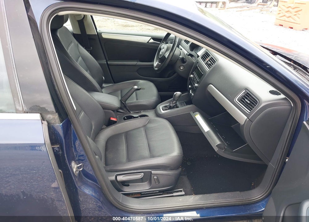 2013 VOLKSWAGEN JETTA 2.5L SE VIN: 3VWDP7AJ1DM375828