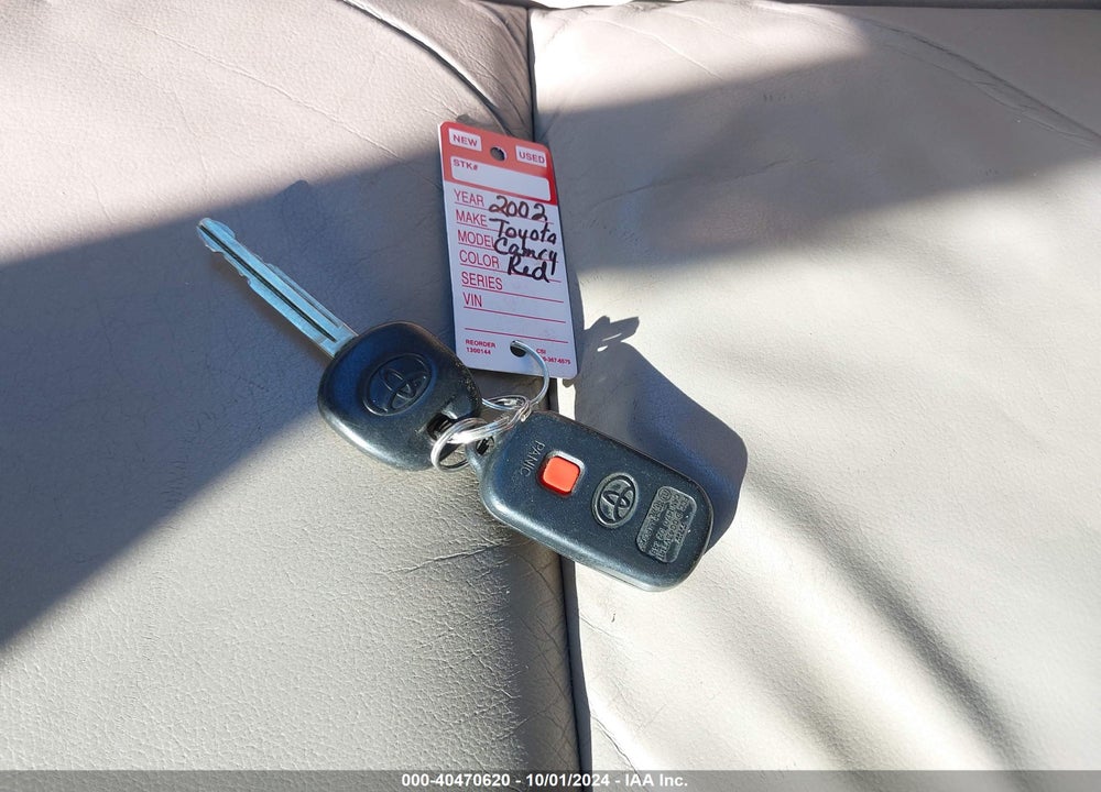 2002 TOYOTA CAMRY XLE VIN: 4T1BE30K82U049662