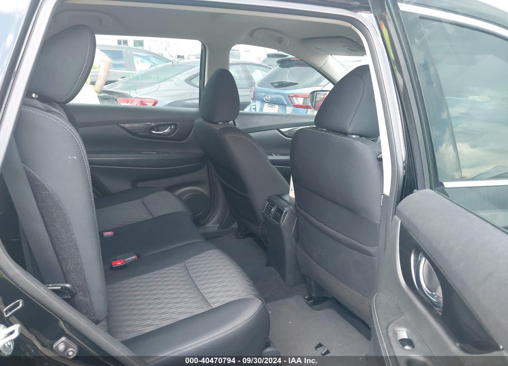 2018 NISSAN ROGUE S VIN: 5N1AT2MT2JC767288