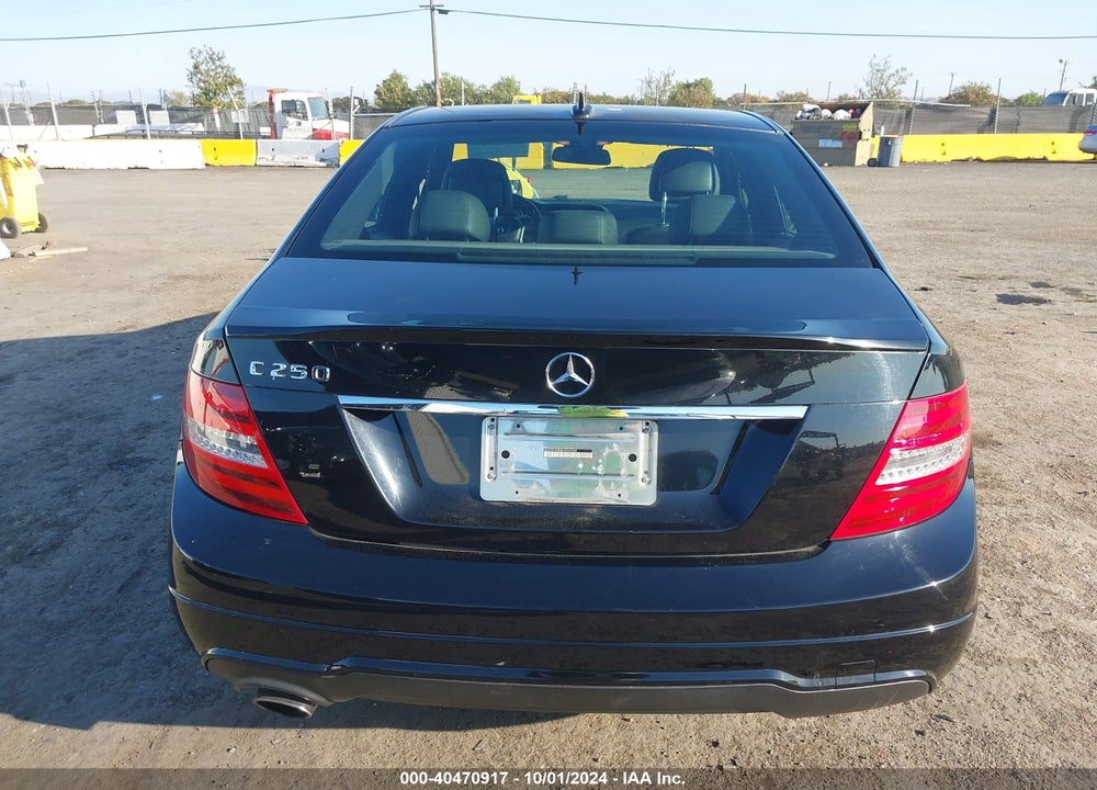 2014 MERCEDES-BENZ C 250 LUXURY/SPORT VIN: WDDGF4HB8EA960555