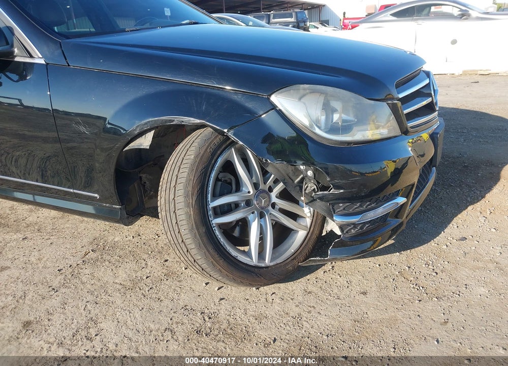2014 MERCEDES-BENZ C 250 LUXURY/SPORT VIN: WDDGF4HB8EA960555