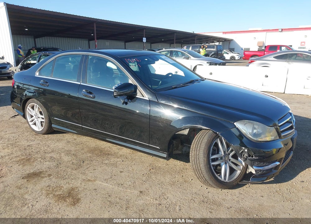 2014 MERCEDES-BENZ C 250 LUXURY/SPORT VIN: WDDGF4HB8EA960555