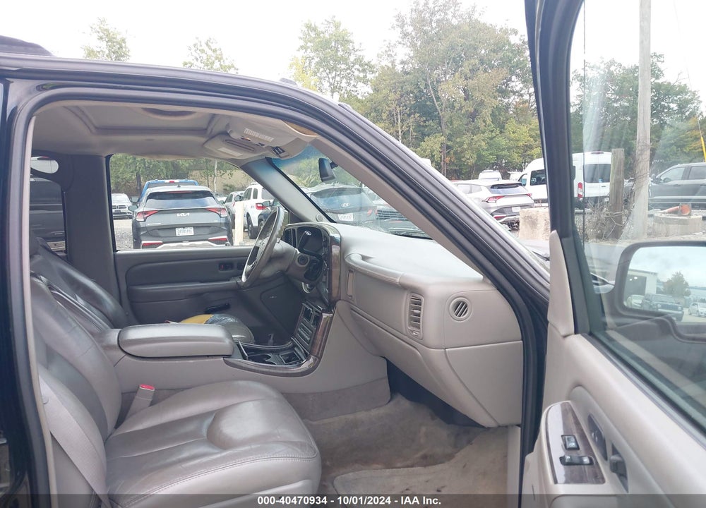 2004 GMC YUKON XL 1500 DENALI VIN: 1GKFK66UX4J239738