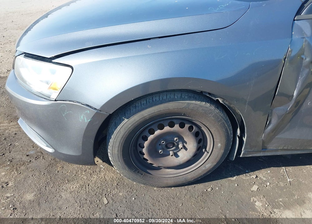 2011 VOLKSWAGEN JETTA 2.0L S VIN: 3VW2K7AJ9BM367558
