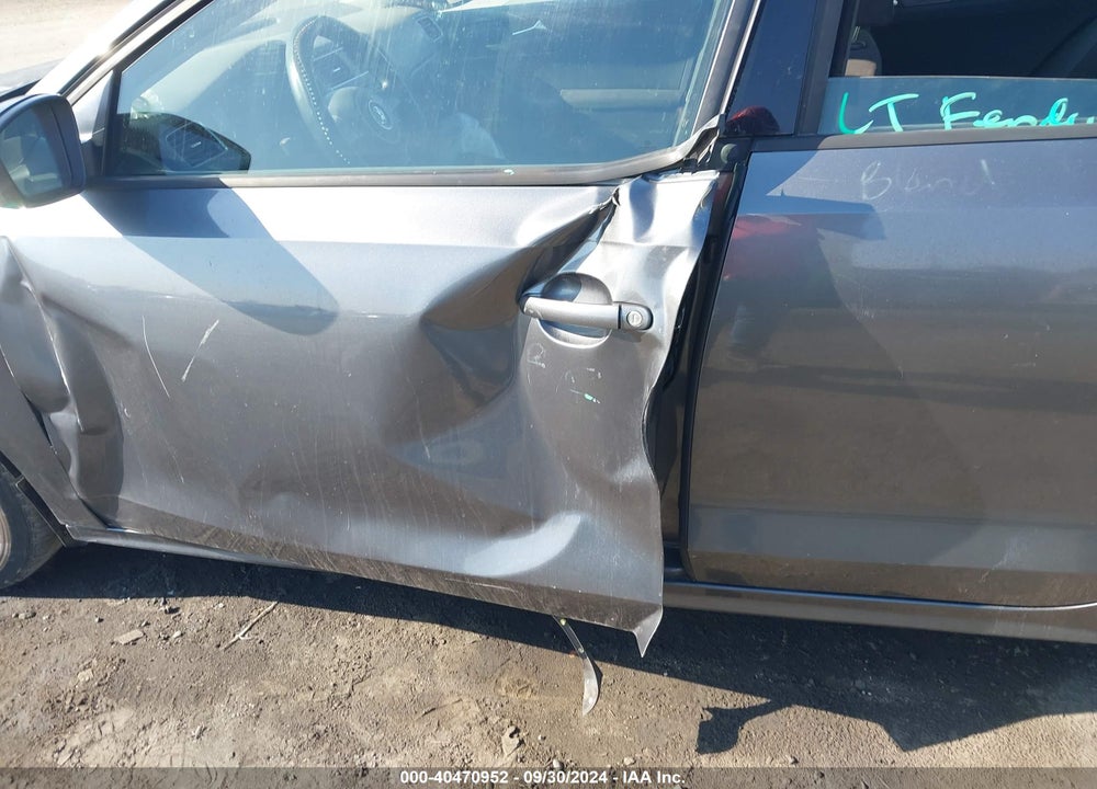 2011 VOLKSWAGEN JETTA 2.0L S VIN: 3VW2K7AJ9BM367558