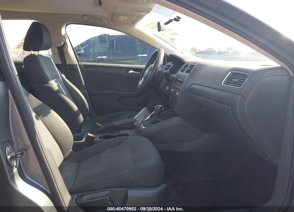 2011 VOLKSWAGEN JETTA 2.0L S VIN: 3VW2K7AJ9BM367558