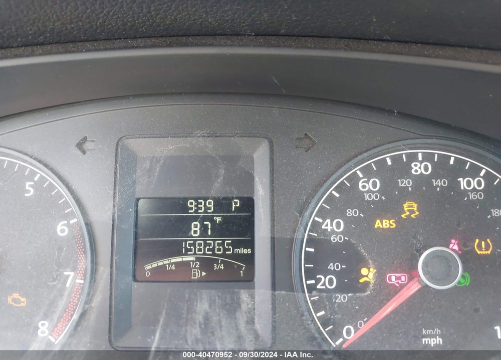 2011 VOLKSWAGEN JETTA 2.0L S VIN: 3VW2K7AJ9BM367558