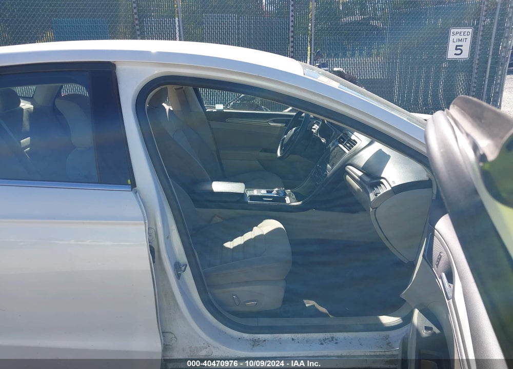2019 FORD FUSION SE VIN: 3FA6P0HD5KR163281