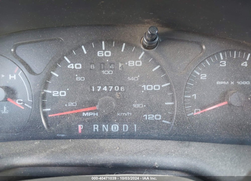 2000 FORD TAURUS SE VIN: 1FAFP5325YG169942