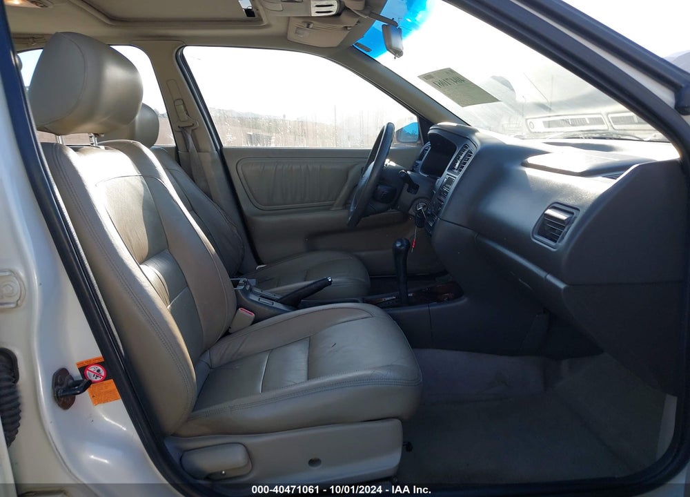 2001 INFINITI G20 LUXURY VIN: JNKCP11A31T402969