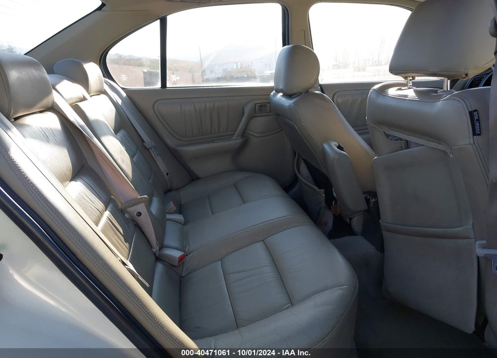 2001 INFINITI G20 LUXURY VIN: JNKCP11A31T402969