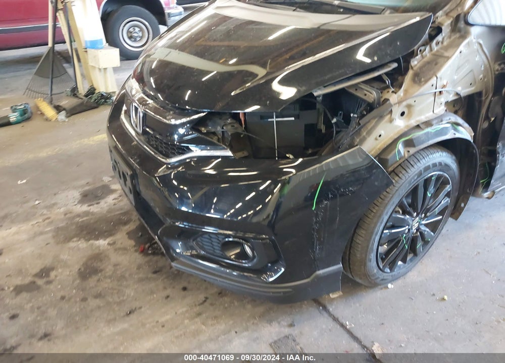 2018 HONDA FIT SPORT VIN: 3HGGK5H64JM724045