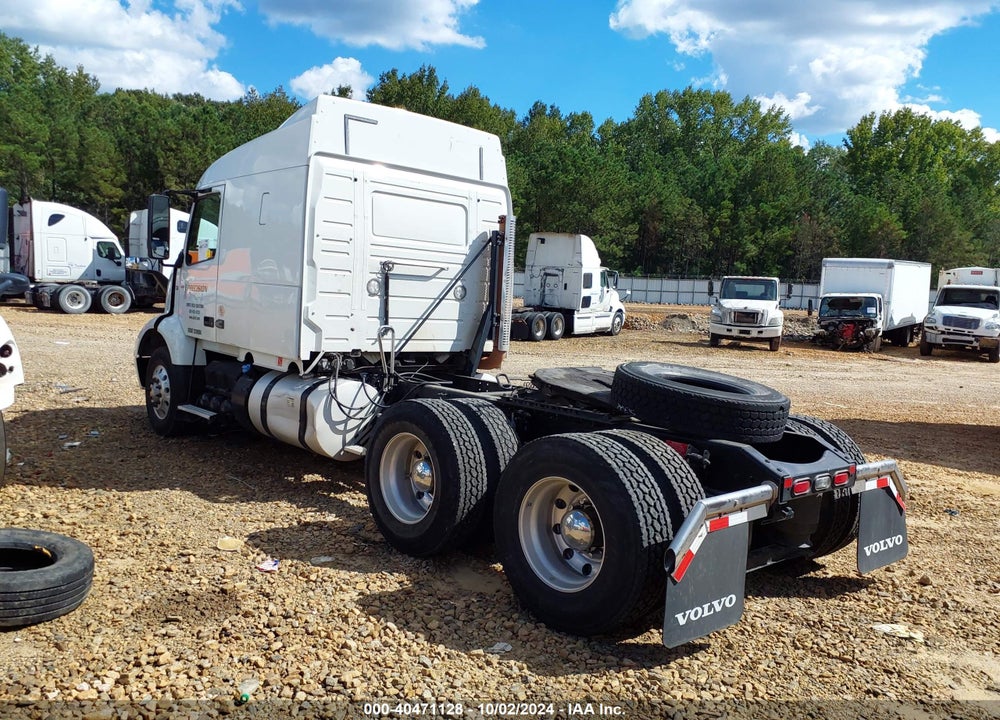 2018 VOLVO VNR VIN: 4V4WC9EJ6JN902295