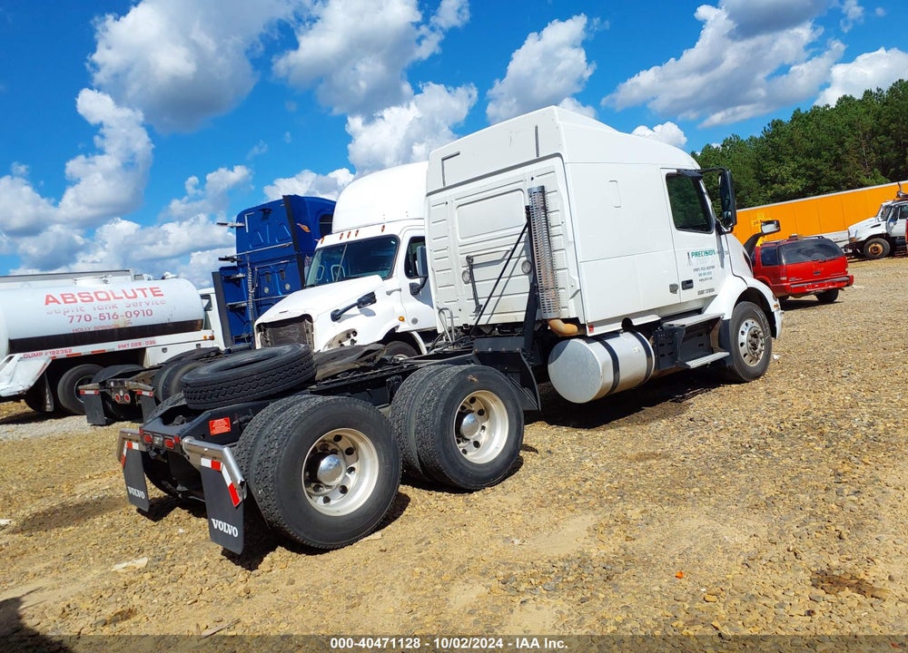2018 VOLVO VNR VIN: 4V4WC9EJ6JN902295