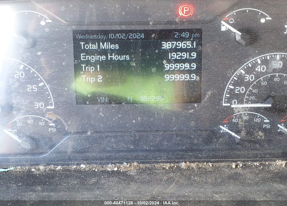 2018 VOLVO VNR VIN: 4V4WC9EJ6JN902295