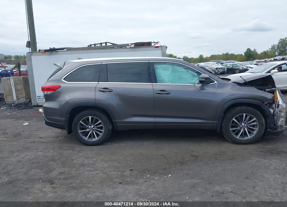 2017 TOYOTA HIGHLANDER XLE VIN: 5TDJZRFH1HS432634