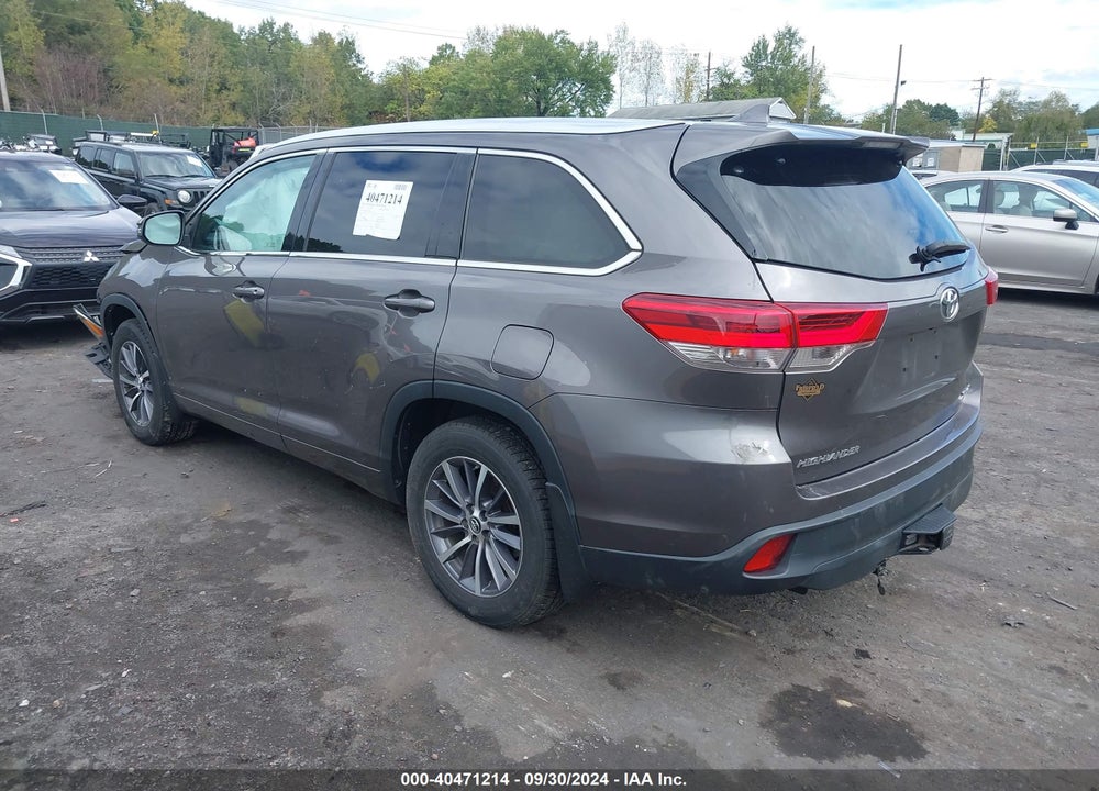 2017 TOYOTA HIGHLANDER XLE VIN: 5TDJZRFH1HS432634
